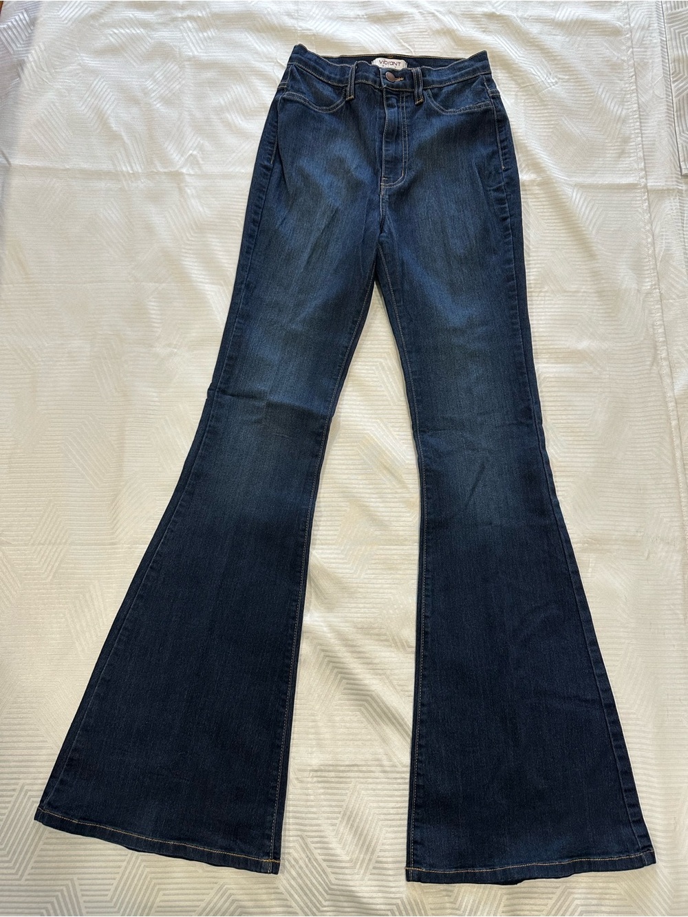 Vibrant M.I.U. Tall Bell Flare High Rise Retro 70’s Boho Dark Wash Jeans 7/W27